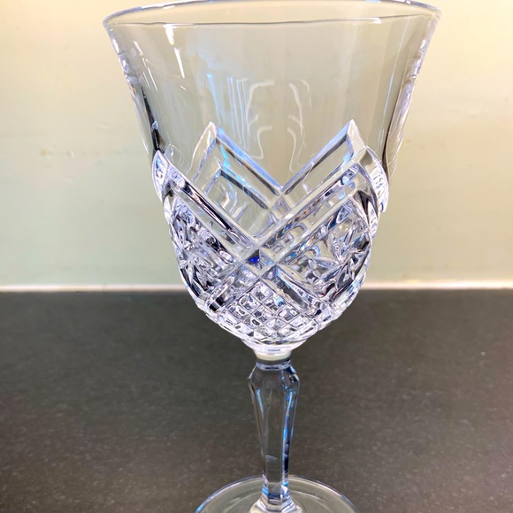 Set of 12 gorgeous cut-to-clear wine glasses red wine white wine water glasses - Picture 5 of 14